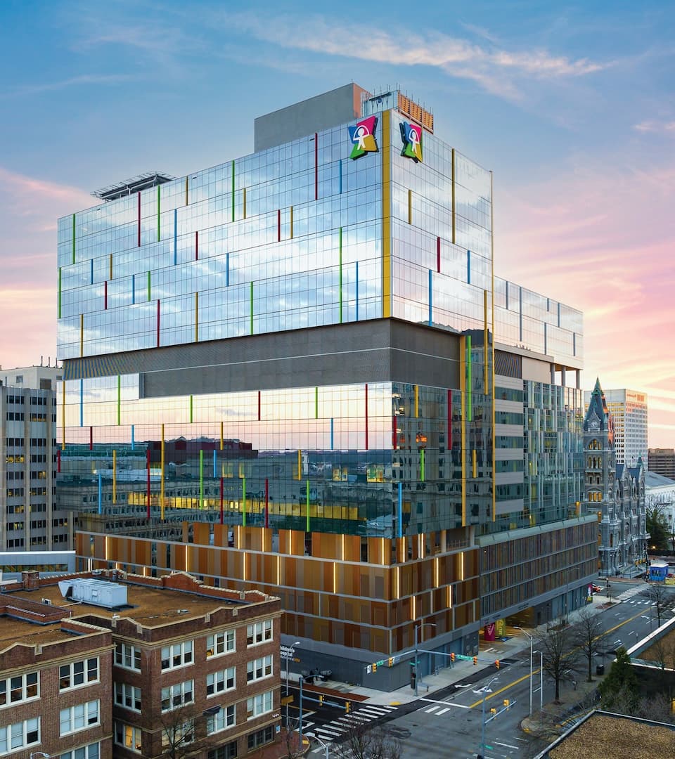 Exterior of a modern 16-story hospital in downtown Richmond, Virginia.